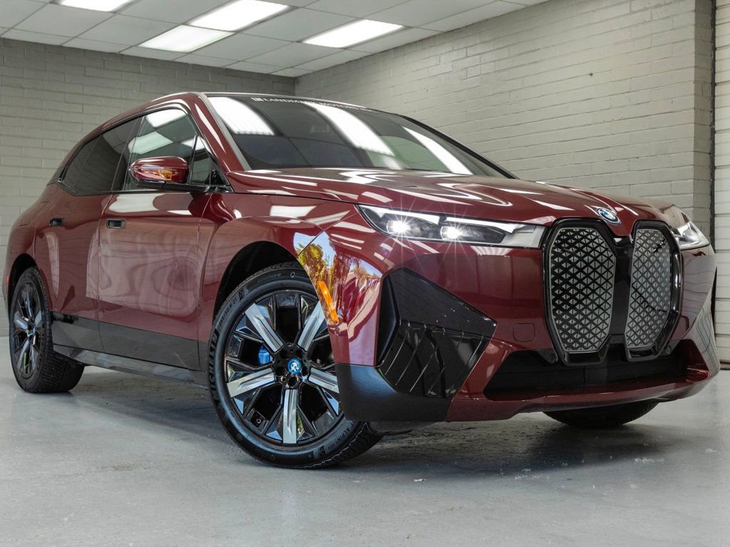Used 2024 BMW iX xDrive50 w/ Sport Package AWD/4WD image 1