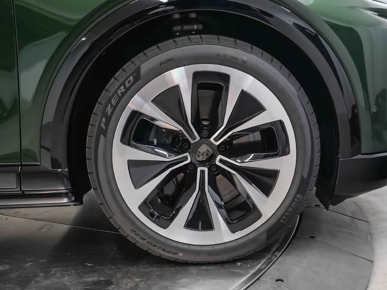 New 2026 Porsche Cayenne Turbo AWD/4WD image 12