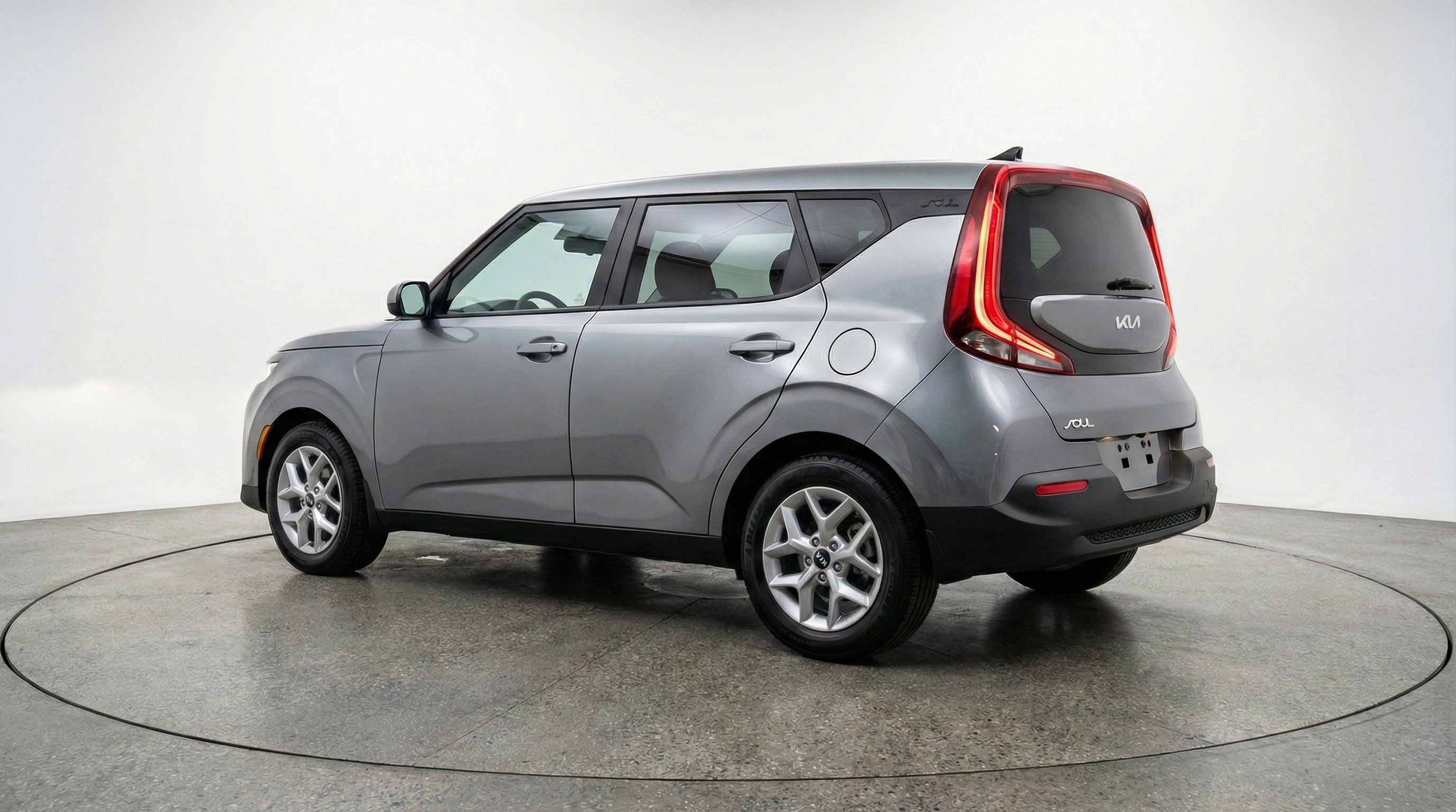 Used 2025 Kia Soul FWD image 6
