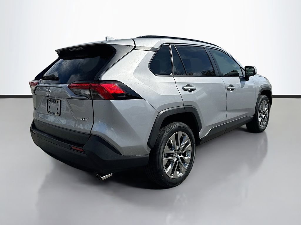 Used 2023 Toyota RAV4 XLE Premium image 7