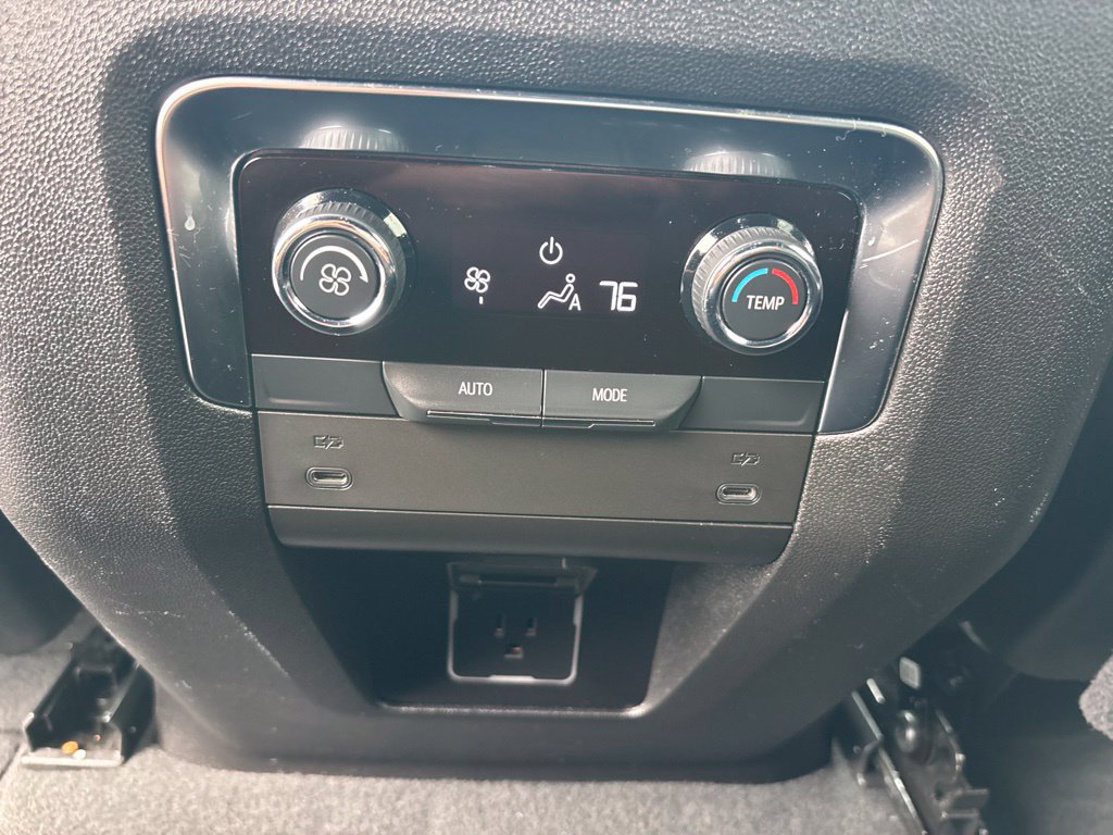 Used 2025 Chevrolet Tahoe Z71 AWD/4WD image 30