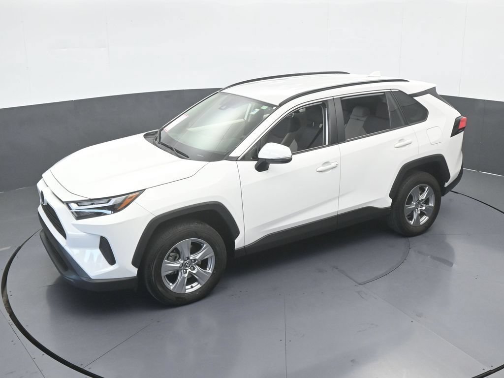 Used 2024 Toyota RAV4 XLE AWD/4WD image 43