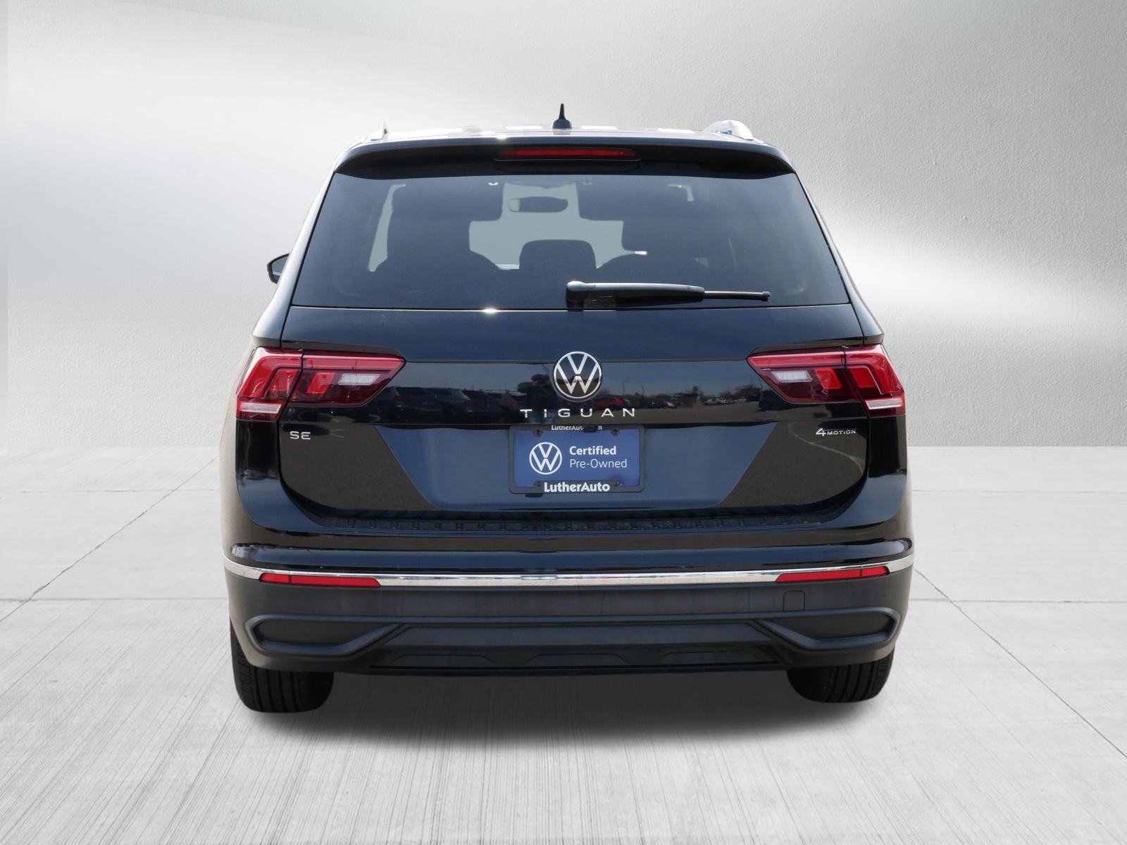 Certified 2023 Volkswagen Tiguan SE w/ Panoramic Sunroof Package image 6