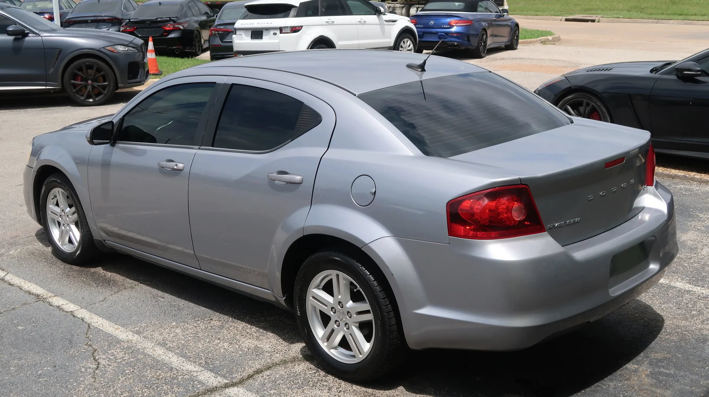 Used 2014 Dodge Avenger SXT FWD image 12