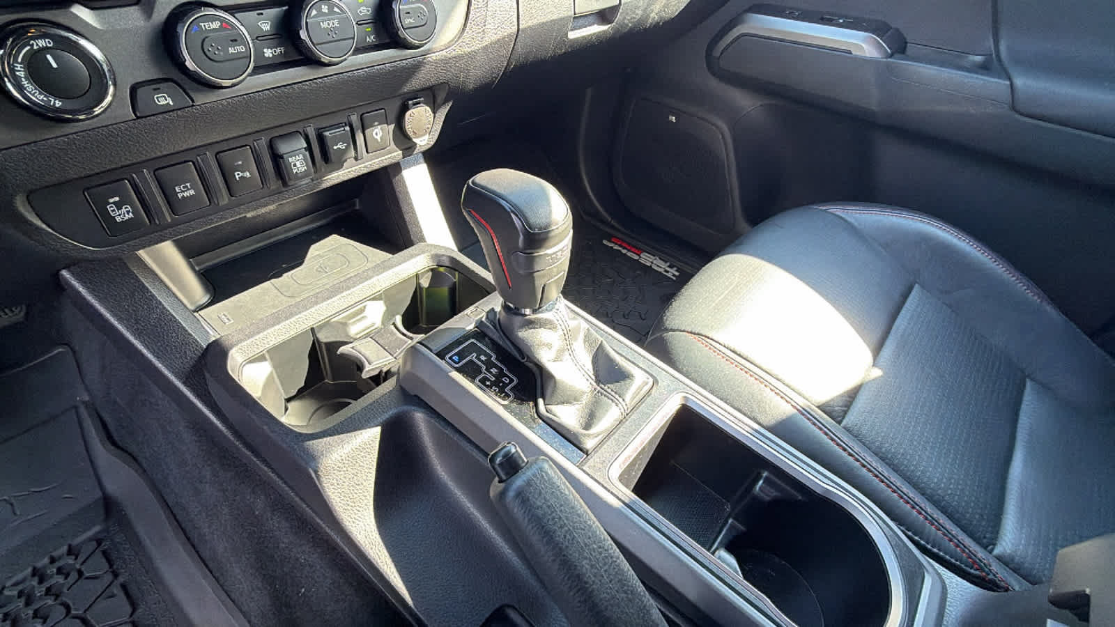 Used 2022 Toyota Tacoma TRD Pro AWD/4WD image 13