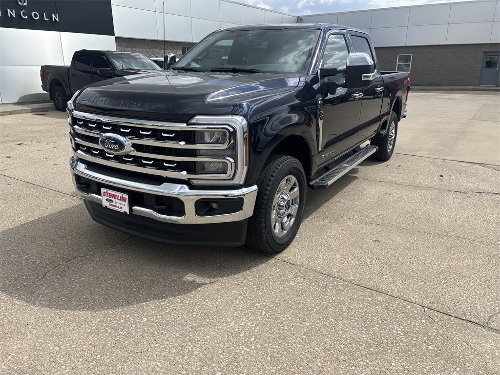 New 2025 Ford F250 Lariat w/ Chrome Package image 2