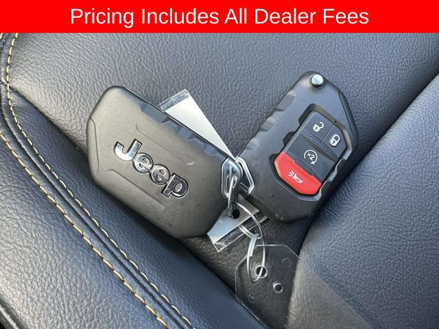 Used 2025 Jeep Wrangler Unlimited Sahara w/ Safety Group AWD/4WD image 38