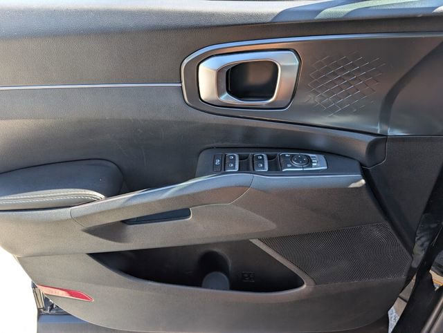 Used 2023 Kia Sorento LX image 35