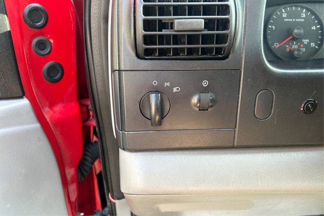 Used 2006 Ford F250 XL image 12