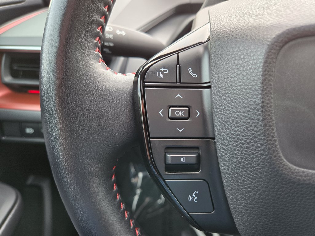 Used 2024 Toyota Prius Prime Premium w/ Advanced Technology Package FWD image 19