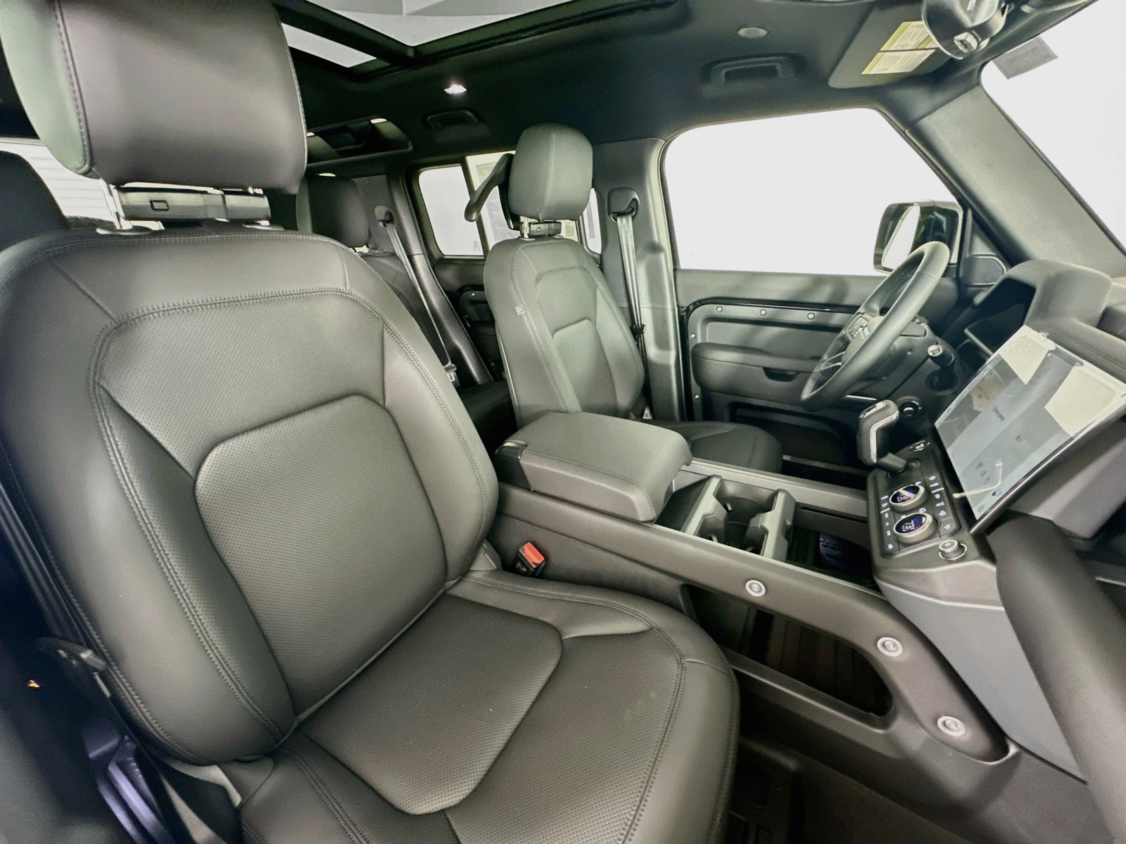 New 2026 Land Rover Defender 110 X-Dynamic SE AWD/4WD image 46
