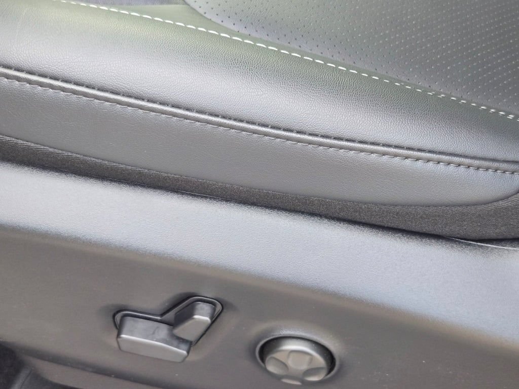 New 2027 Chrysler Pacifica Select AWD/4WD image 23