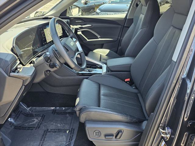 Used 2025 Audi Q5 Premium Plus w/ Premium Plus AWD/4WD image 2