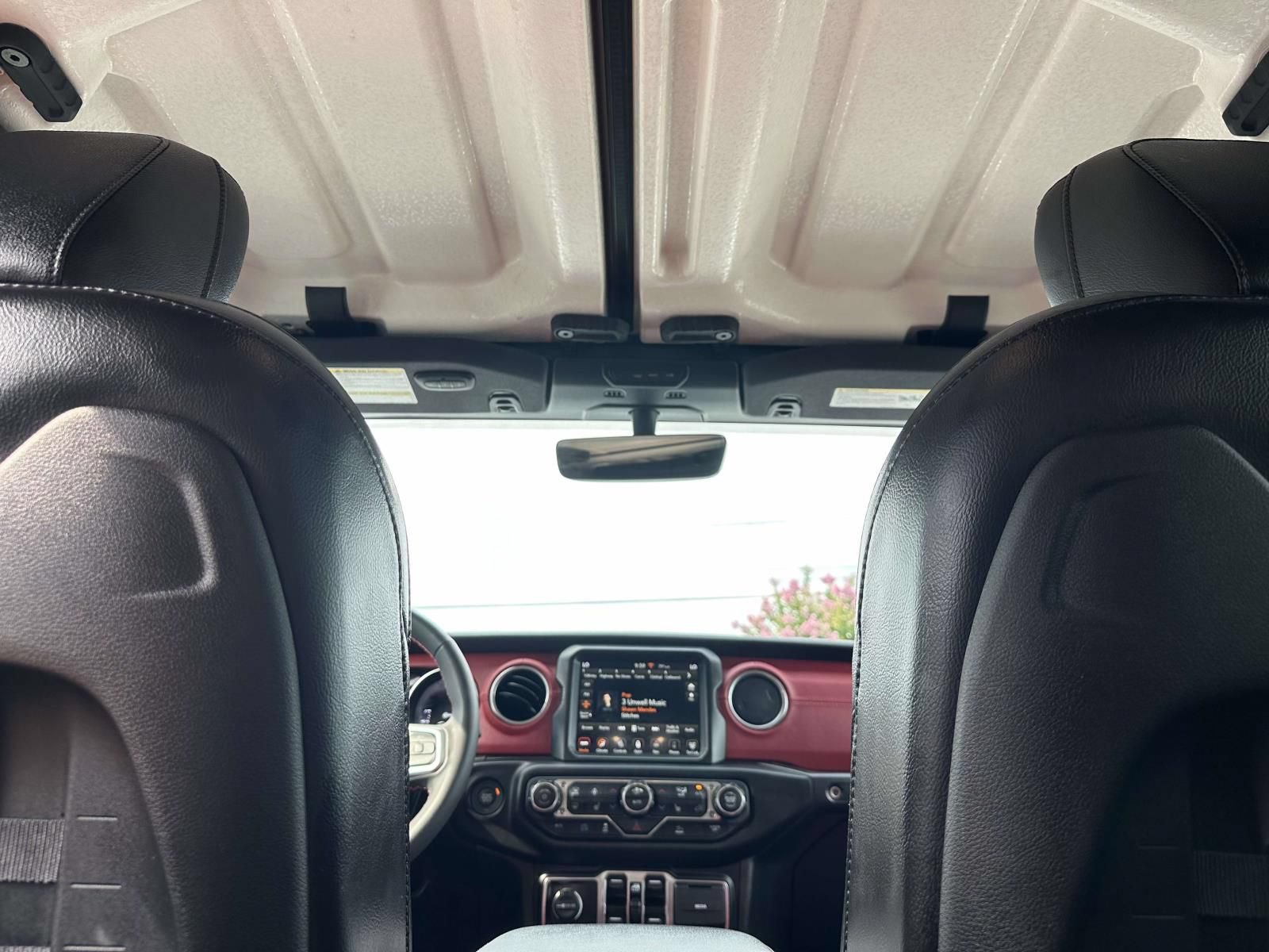 Used 2023 Jeep Wrangler Unlimited Rubicon 4xe AWD/4WD image 8