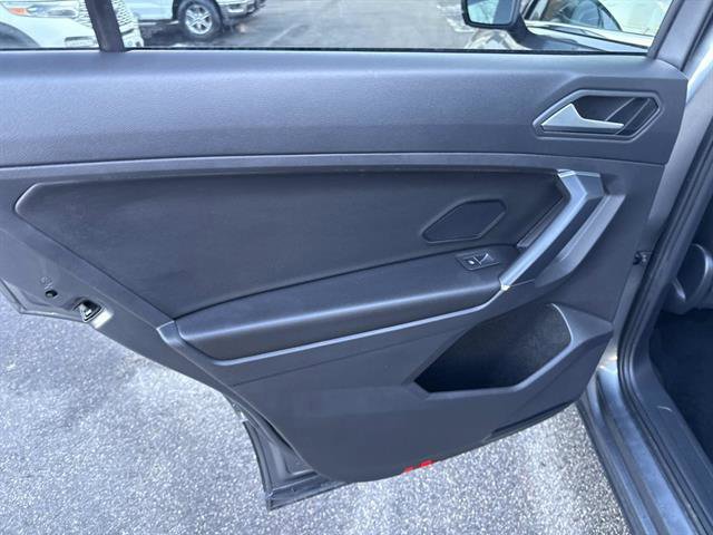 Used 2020 Volkswagen Tiguan SEL w/ 3rd Row Seat Package image 17