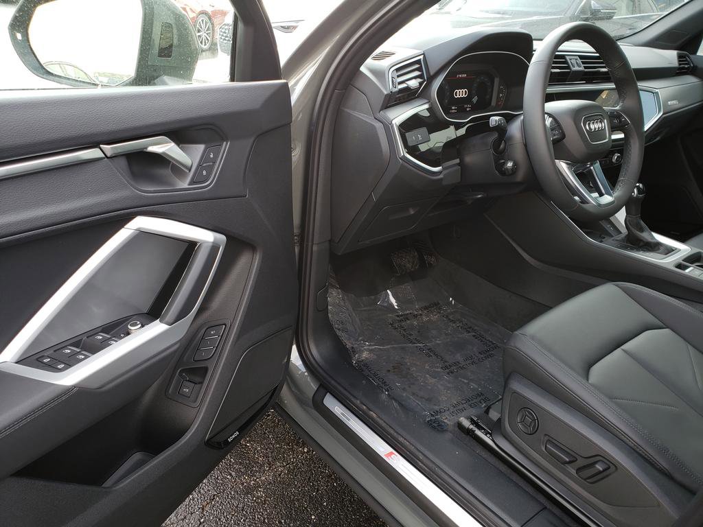 New 2025 Audi Q3 2.0T Premium image 6