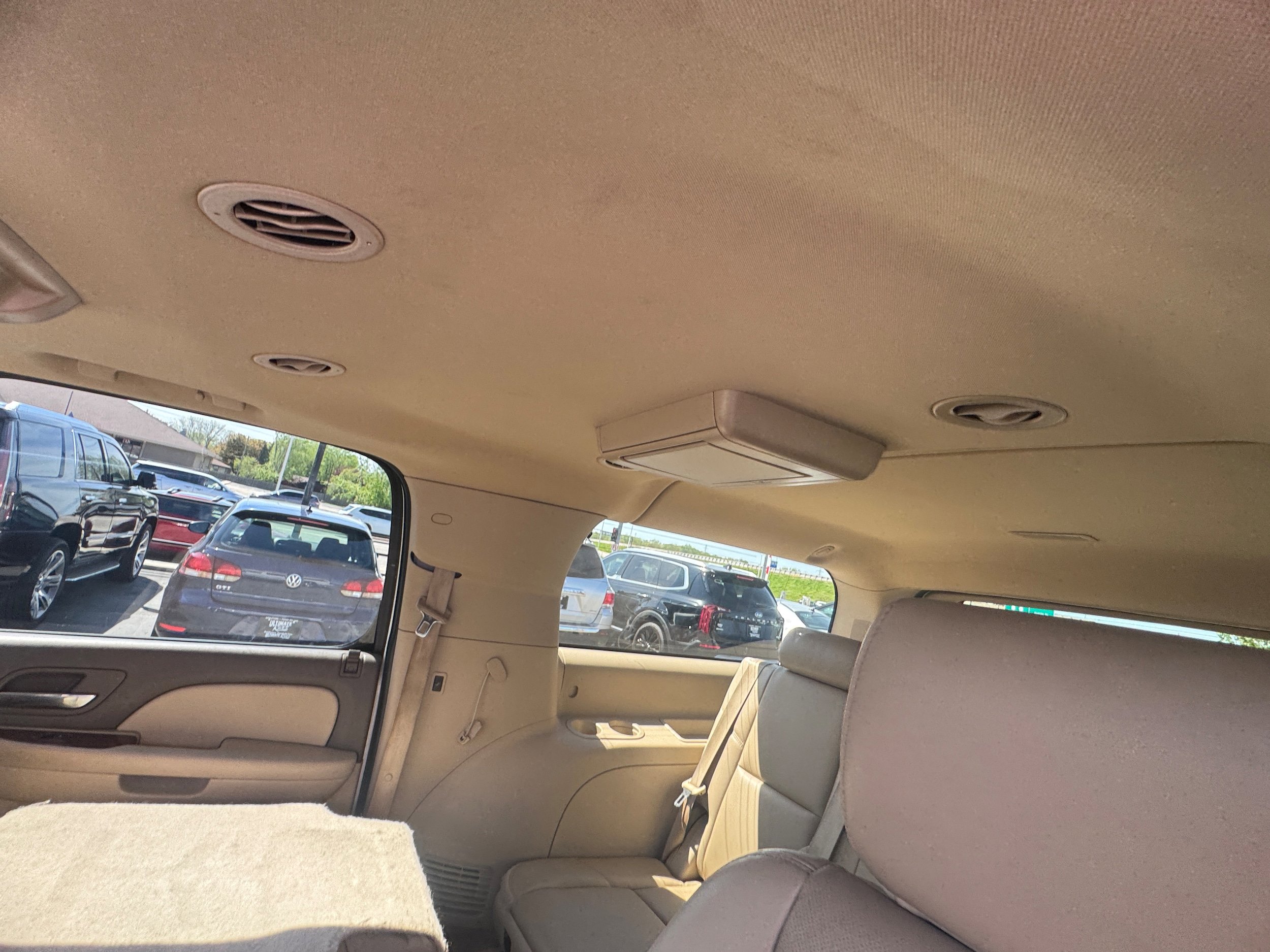 Used 2012 Chevrolet Suburban LTZ AWD/4WD image 7