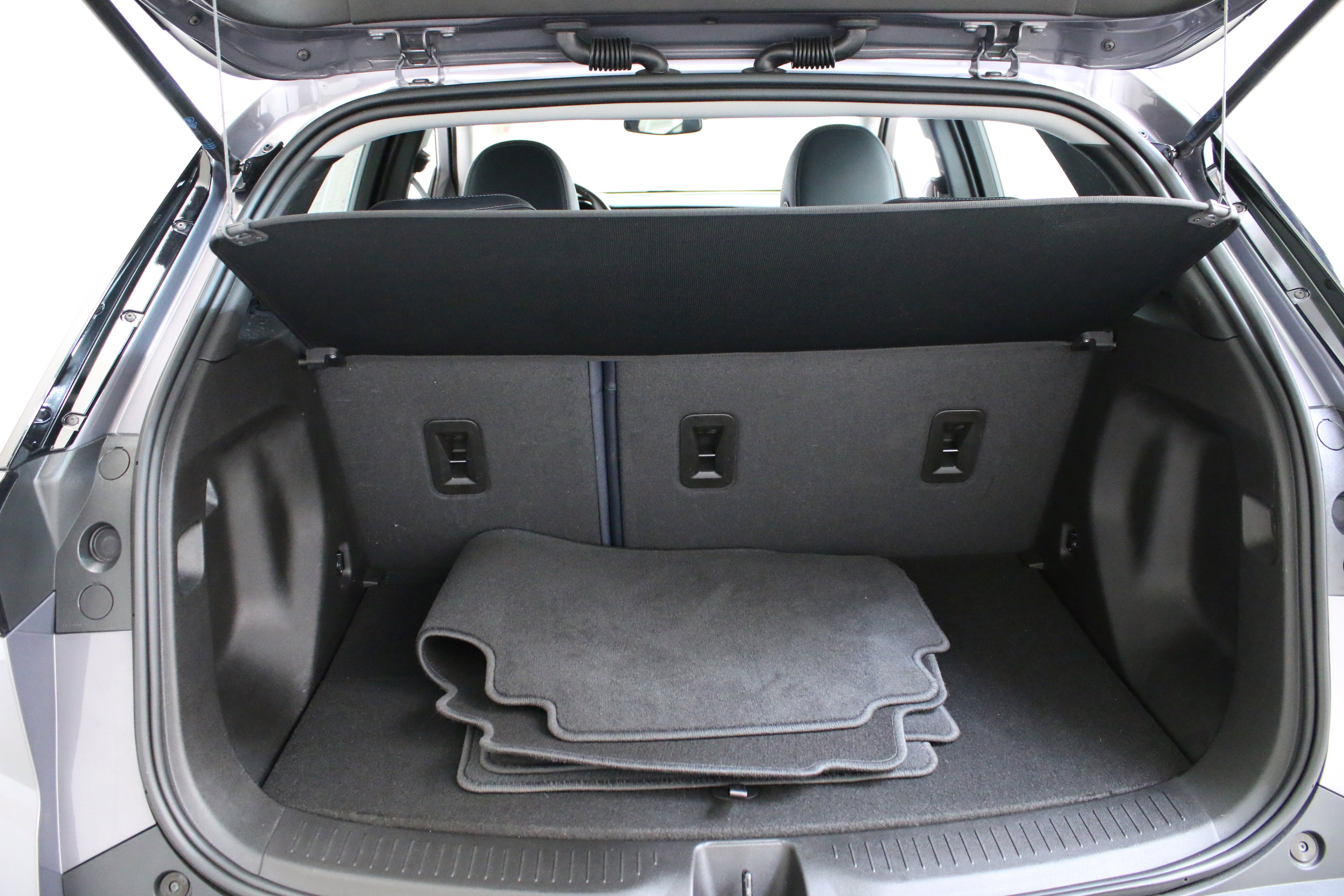 Used 2023 Chevrolet Bolt EUV LT w/ Convenience Package image 31