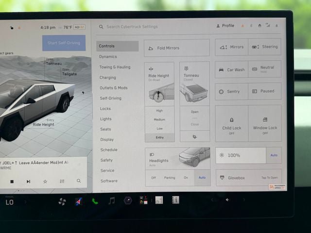 Used 2024 Tesla Cybertruck AWD Crew Cab image 31