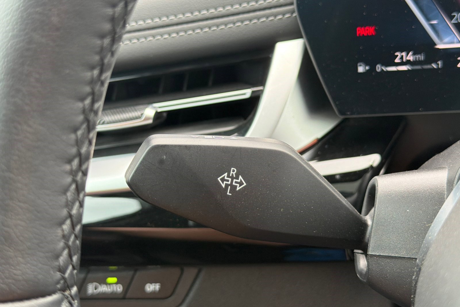 Used 2025 BMW X1 xDrive28i w/ Convenience Package image 34