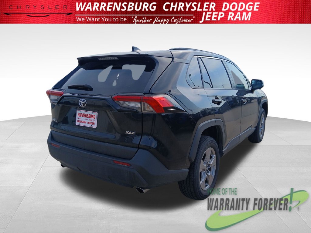 Used 2025 Toyota RAV4 XLE FWD image 4