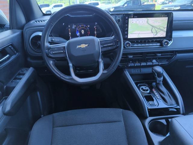 Used 2023 Chevrolet Colorado LT w/ LT Convenience Package II AWD/4WD image 2