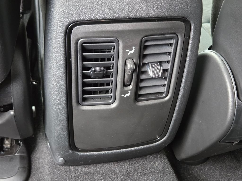 Used 2025 Dodge Durango R/T w/ Blacktop Package AWD/4WD image 16