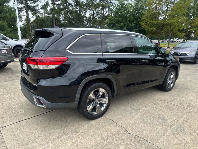 Certified 2017 Toyota Highlander Limited Platinum FWD image 6