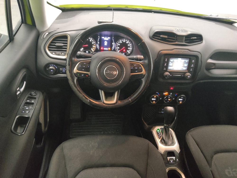 Used 2017 Jeep Renegade Latitude w/ Popular Equipment Group FWD image 22