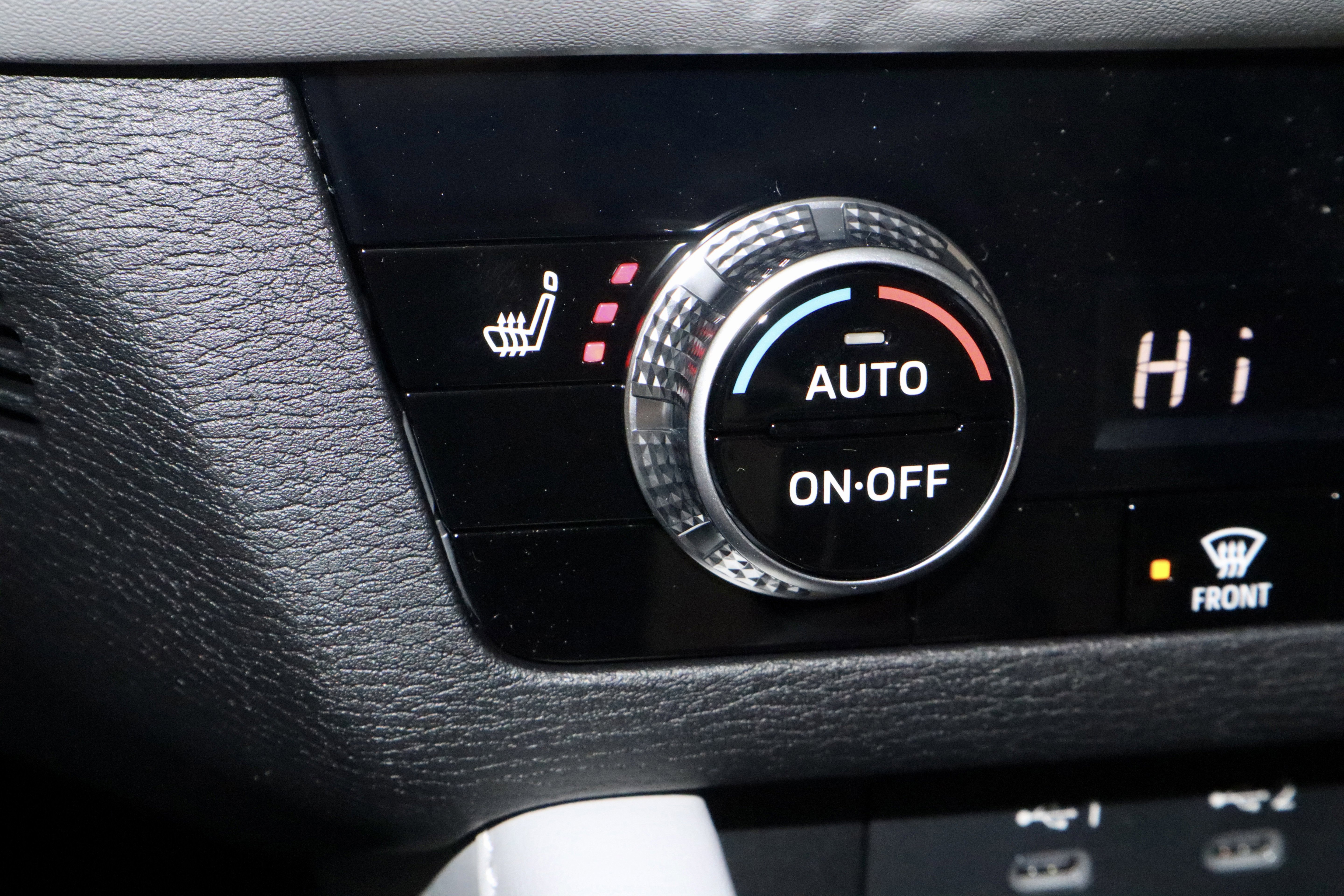 New 2025 Mitsubishi Outlander SE image 27