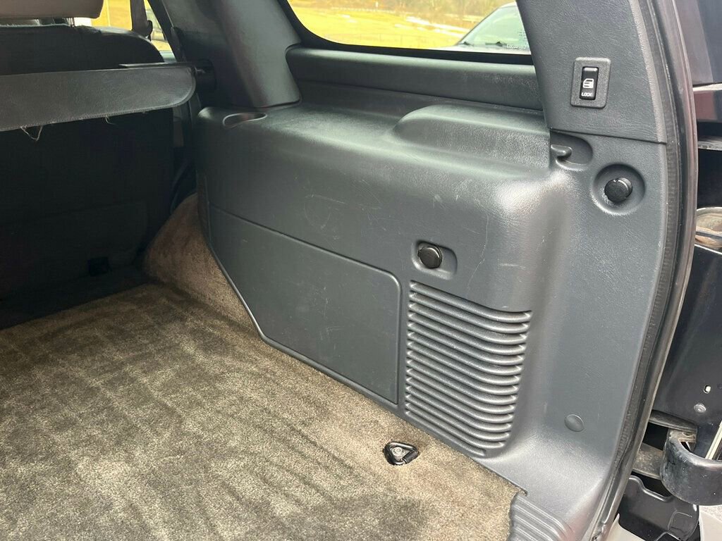 Used 2002 Chevrolet Tahoe Z71 image 11