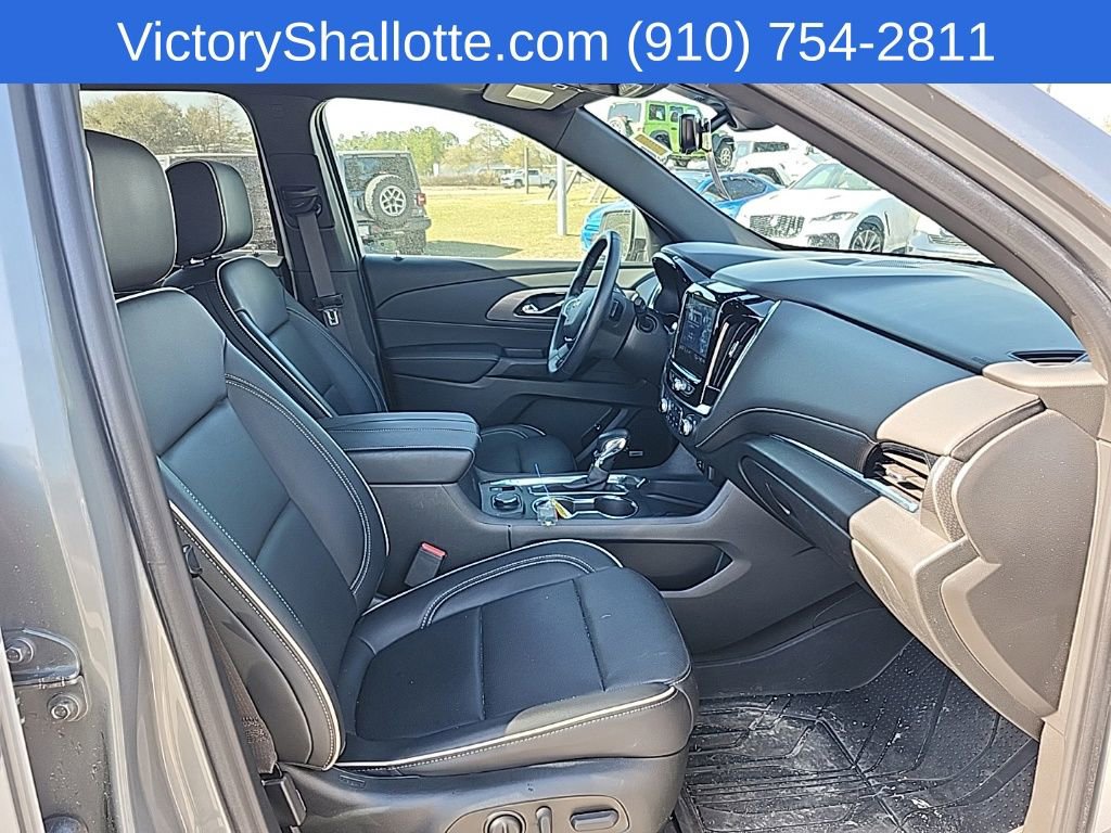 Used 2023 Chevrolet Traverse Premier image 37
