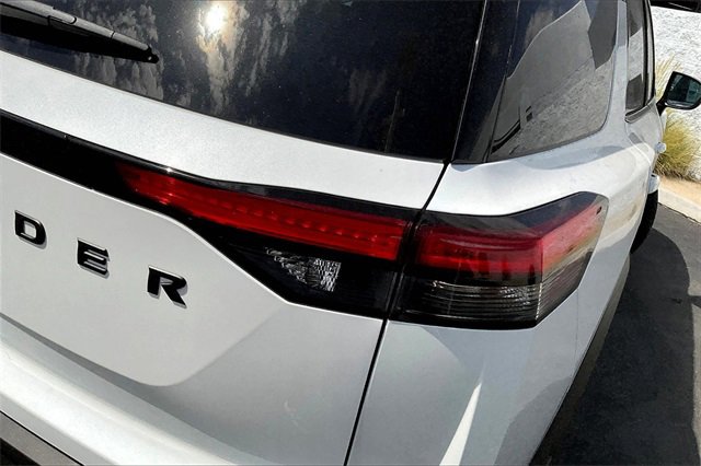 New 2025 Nissan Pathfinder SV image 11
