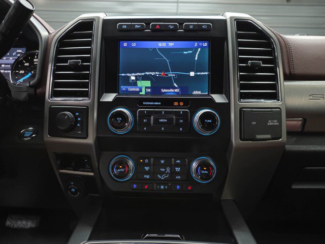 Used 2021 Ford F450 Platinum w/ FX4 Off-Road Package AWD/4WD image 31