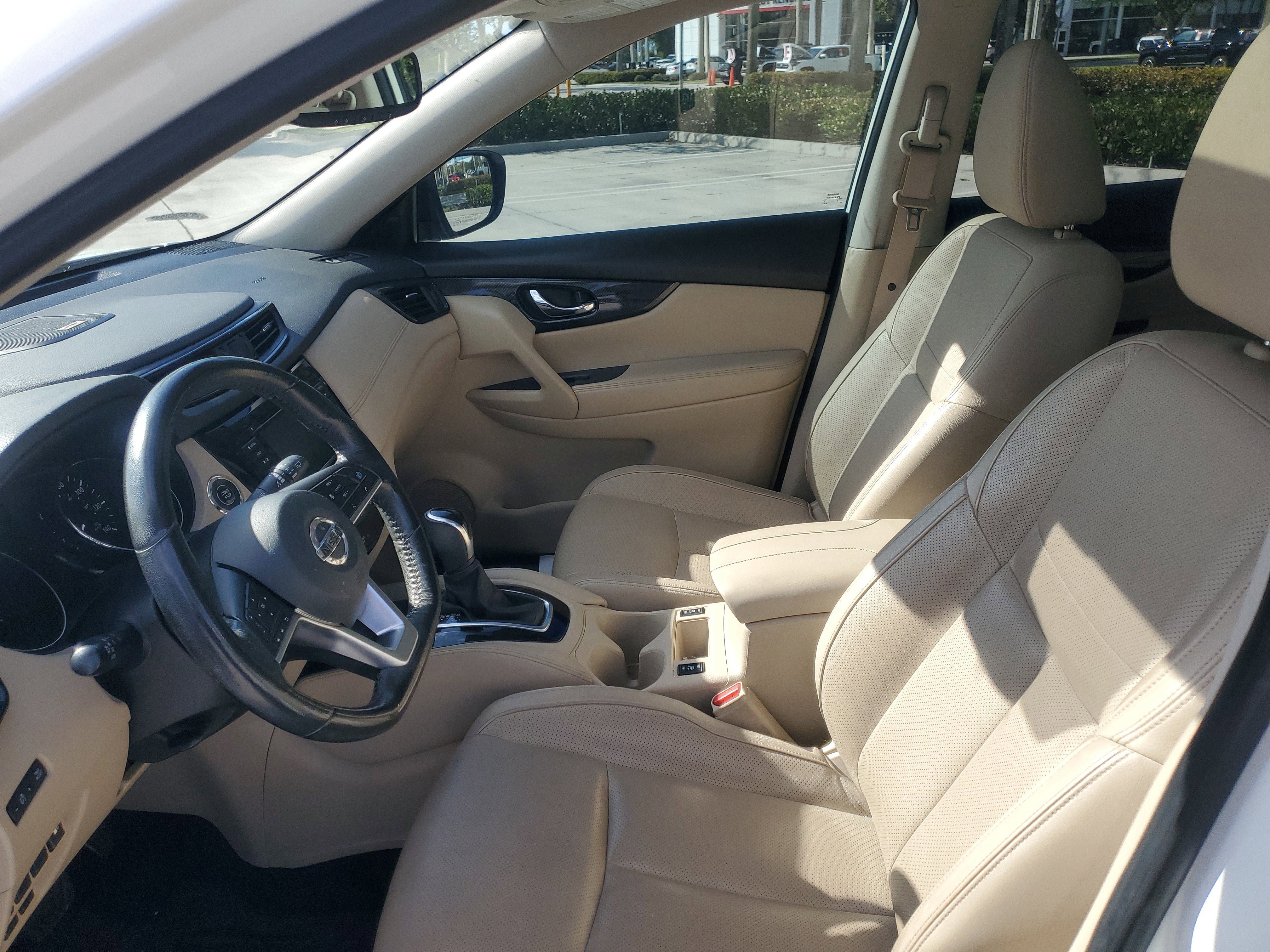 Used 2018 Nissan Rogue SL w/ Premium Package image 19