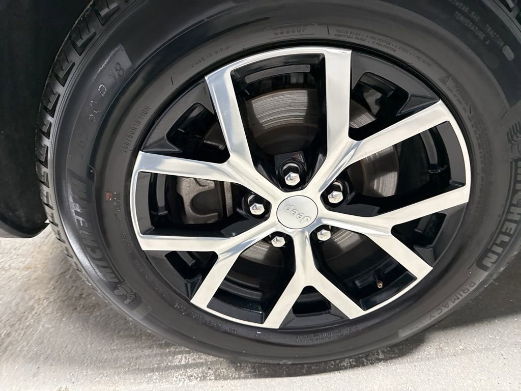 Used 2024 Jeep Grand Cherokee L Limited w/ Luxury Tech Group II image 45