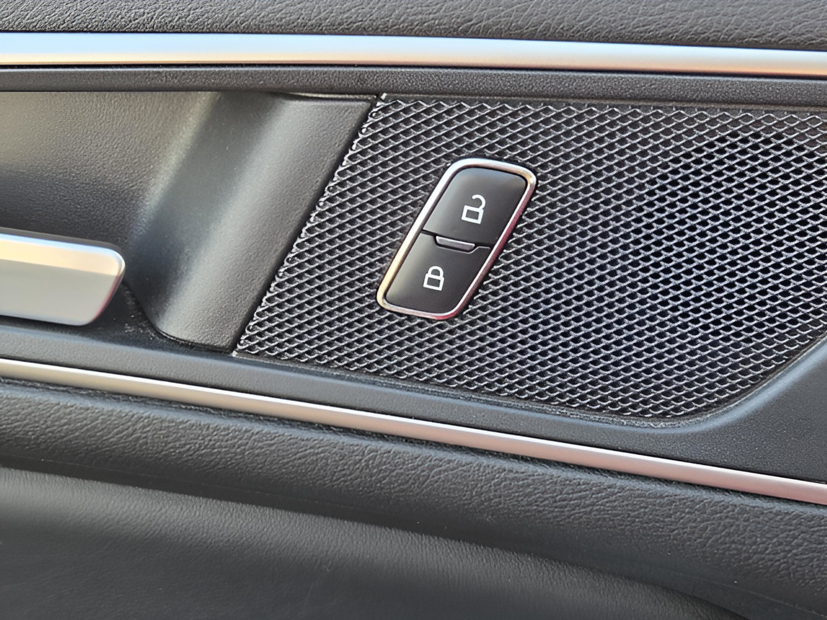 Used 2017 Ford Edge SEL w/ Equipment Group 201A image 28