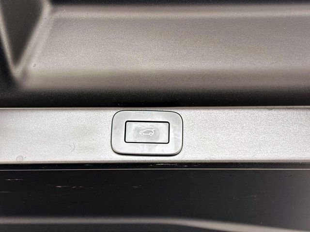 Used 2024 Land Rover Range Rover SE AWD/4WD image 8