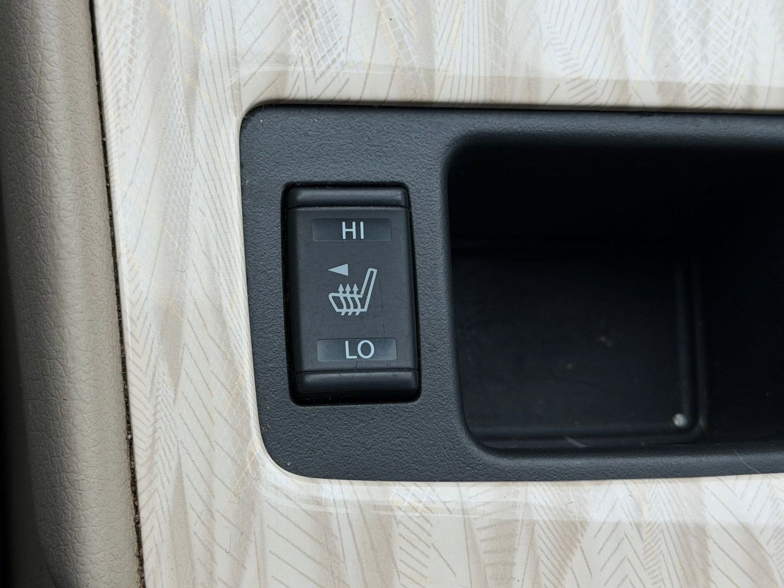 Used 2016 Nissan Altima 2.5 SL w/ Moonroof Package image 32