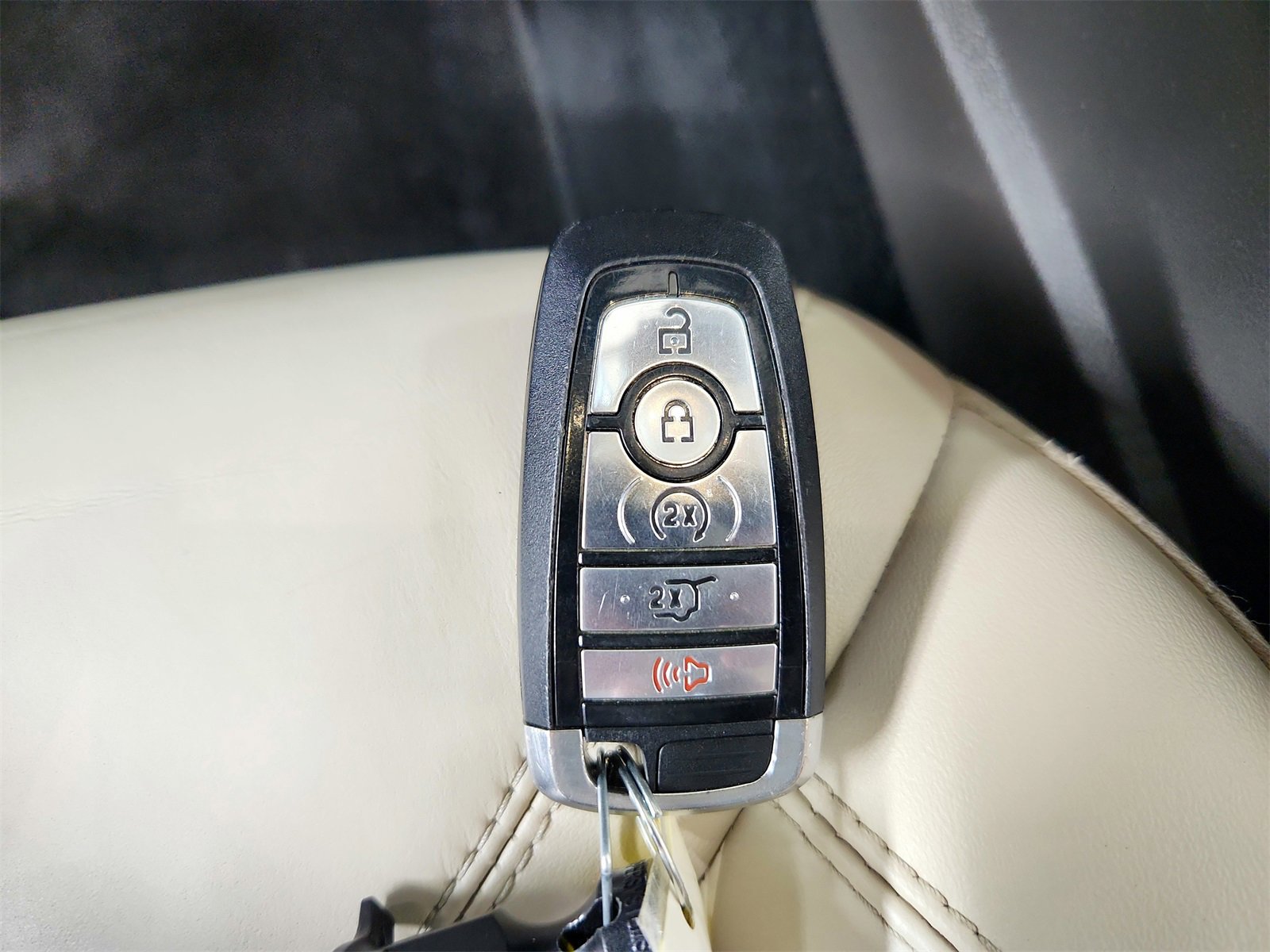 Used 2023 Ford Explorer Platinum w/ Technology Package image 34