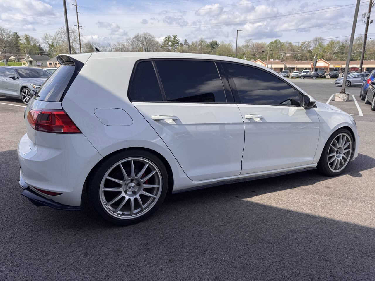 Used 2015 Volkswagen GTI SE image 6