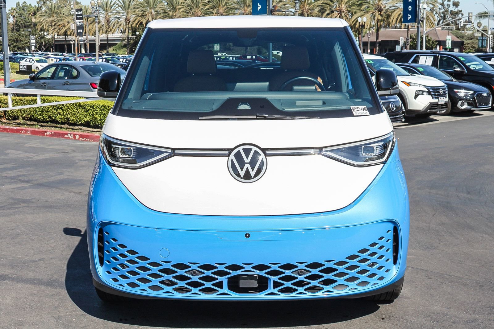 Used 2025 Volkswagen ID. Buzz Pro S Plus image 2