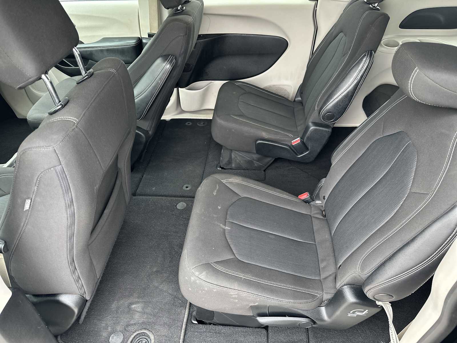 Used 2023 Chrysler Voyager LX FWD image 23