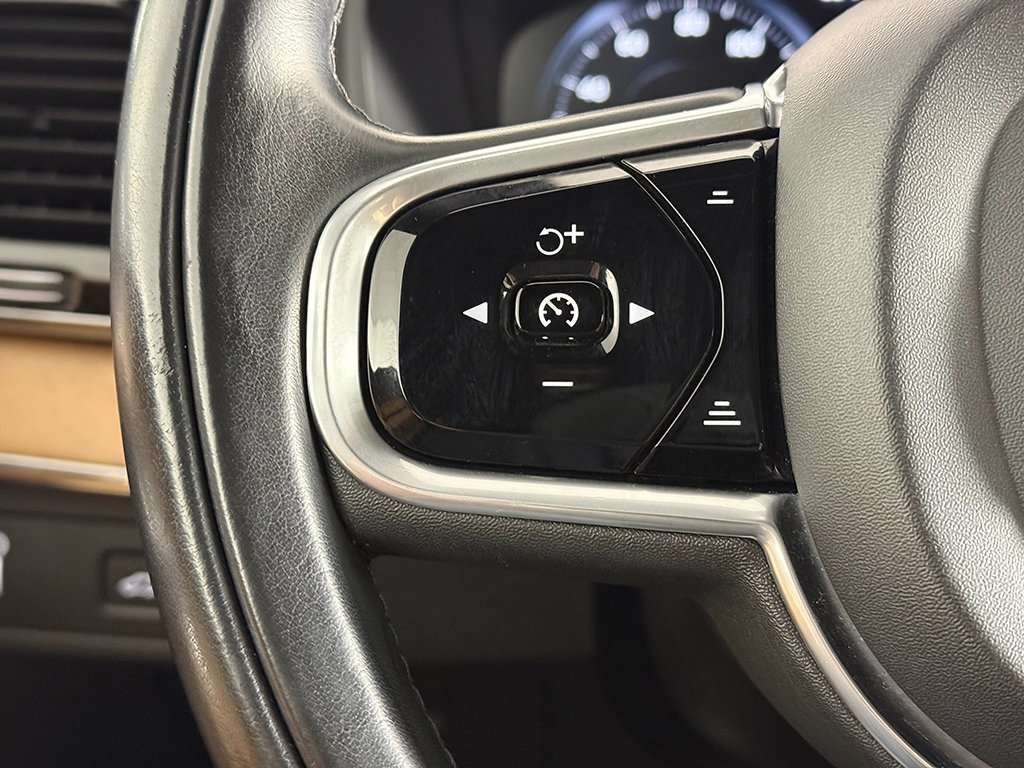 Used 2017 Volvo XC90 T6 Inscription w/ Vision Package image 42