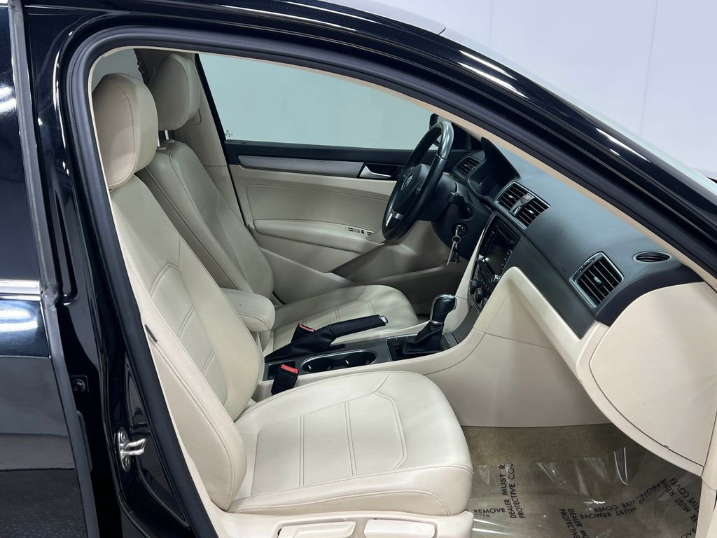 Used 2015 Volkswagen Passat TDI SE image 31