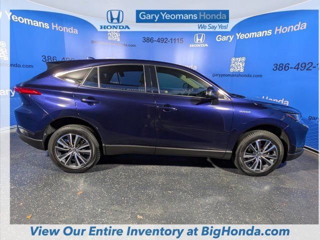Used 2021 Toyota Venza LE AWD/4WD image 5
