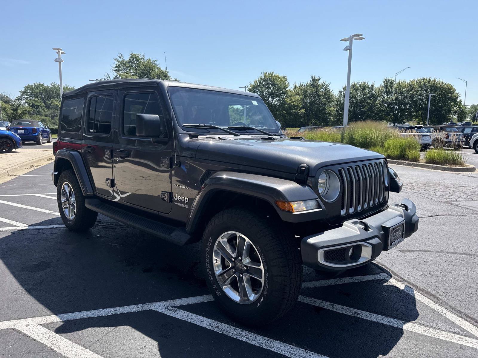 Used 2018 Jeep Wrangler Unlimited Sahara AWD/4WD image 4