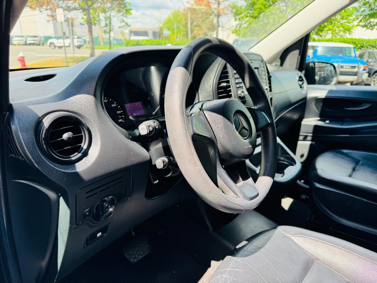 Used 2017 Mercedes-Benz Metris Passenger image 13