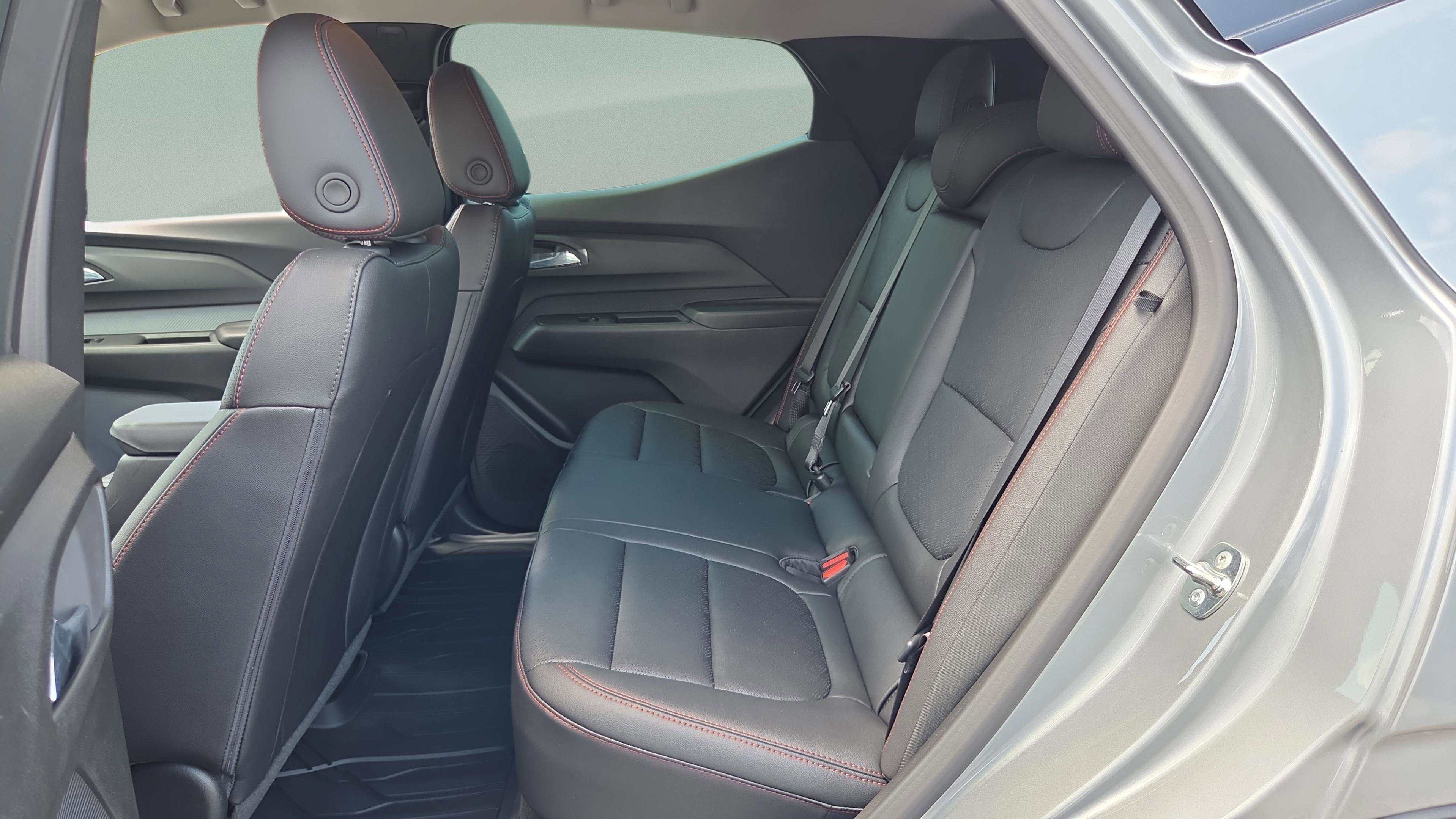 New 2027 Chevrolet Bolt RS w/ LPO, All-Weather Package FWD image 10