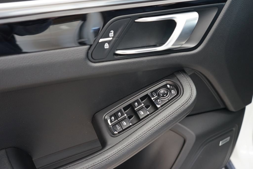 Used 2019 Porsche Macan image 24
